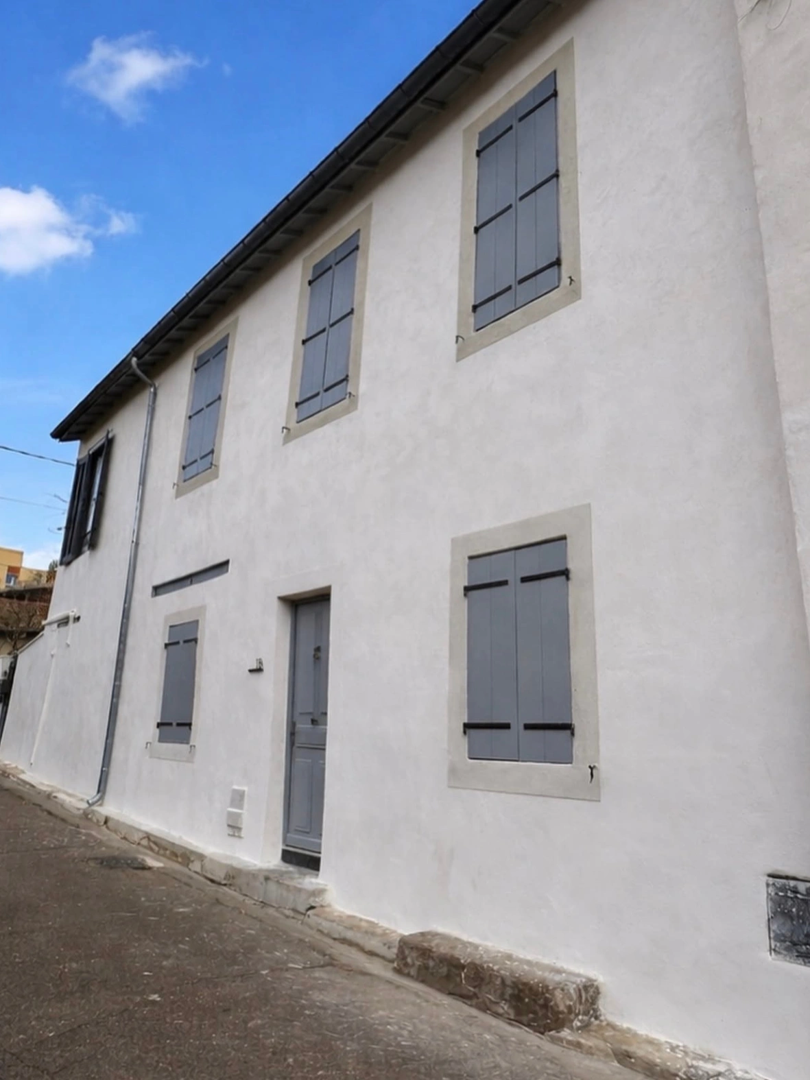 2 travaux de façade à Nîmes,ravalement de façade à Nîmes,façadier autour de Nîmes,renovation de façade à nîmes